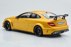 Mercedes C63 AMG W204 Black Series Arany GT Spirit 1:18 GT034 Gyanta – 5. kép a 6-ből