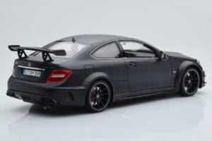 Mercedes C63 AMG W204 Black Series Matt Fekete GT Spirit 1:18 GT843 Gyanta – 2. kép a 6-ből
