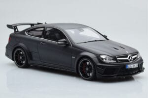 Mercedes C63 AMG W204 Black Series Matt Fekete GT Spirit 1:18 GT843 Gyanta – 4. kép a 6-ből