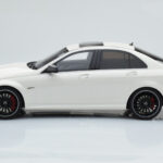 Mercedes C63 AMG W204 Fehér GT Spirit 1:18 - image 3 of 6