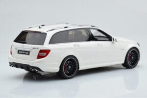 Mercedes C63 AMG S204 T-Model Fehér GT Spirit 1:18 GT147 Gyanta – 2. kép a 8-ből
