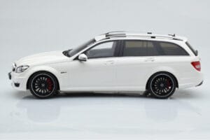 Mercedes C63 AMG S204 T-Model Fehér GT Spirit 1:18 GT147 Gyanta – 3. kép a 8-ből
