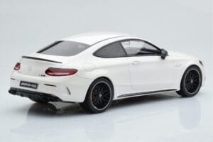Mercedes C63S AMG C205 Coupe Fehér GT Spirit 1:18 B66965707 Gyanta – 2. kép a 6-ből