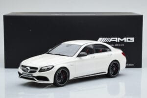 Mercedes C63S AMG W205 Fehér GT Spirit 1:18 B66960370 Gyanta – 6. kép a 6-ből