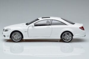 Mercedes CL63 AMG C216 Fehér AUTOart 1:18 76167 Fém – 3. kép a 6-ből