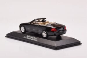 Mercedes CLK A209 Kabrió Obsidian Fekete Metál Minichamps 1:43 B66961966 Fém – 3. kép a 4-ből