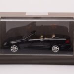 Mercedes CLK A209 Kabrió Obsidian Fekete Metál Minichamps 1:43 - image 4 of 4