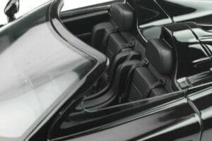 Mercedes CLK GTR Roadster Fekete GT Spirit 1:18 GT826 Gyanta – 10. kép a 10-ből