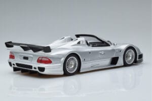 Mercedes CLK GTR Roadster Ezüst GT Spirit 1:18 GT155 Gyanta – 2. kép a 6-ből