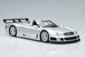 Mercedes CLK GTR Roadster Ezüst GT Spirit 1:18 GT155 Gyanta – 4. kép a 6-ből