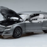 Mercedes CLS Shooting Brake X218 Alanite Szürke Norev 1:18 - image 2 of 7