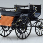 Mercedes Daimler Motorkutsche Sötétkék Norev 1:18 - image 2 of 6