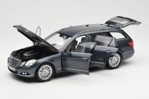 Mercedes E-Class S212 T-Model Tenorit Szürke Metallic Minichamps 1:18 B66962447 Fém – 2. kép a 8-ből