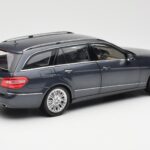 Mercedes E-Class S212 T-Model Tenorit Szürke Metallic Minichamps 1:18 B66962447 - image 3 of 8