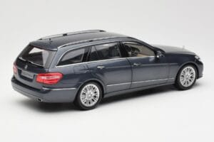 Mercedes E-Class S212 T-Model Tenorit Szürke Metallic Minichamps 1:18 B66962447 Fém – 3. kép a 8-ből