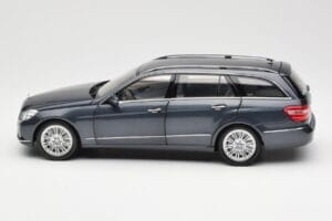 Mercedes E-Class S212 T-Model Tenorit Szürke Metallic Minichamps 1:18 B66962447 Fém – 4. kép a 8-ből