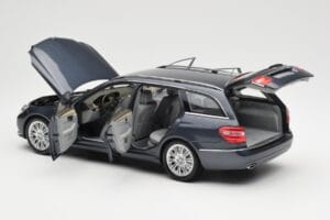 Mercedes E-Class S212 T-Model Tenorit Szürke Metallic Minichamps 1:18 B66962447 Fém – 5. kép a 8-ből
