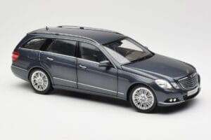 Mercedes E-Class S212 T-Model Tenorit Szürke Metallic Minichamps 1:18 B66962447 Fém – 6. kép a 8-ből