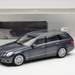 Mercedes E-Class S212 T-Model Tenorit Szürke Metallic Minichamps 1:18 B66962447 - image 8 of 8