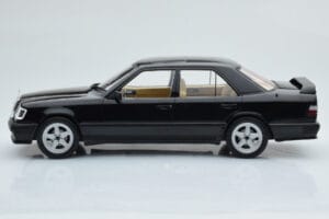Mercedes E-Class W124 Tuning Fekete MCG 1:18 MCG18341 Fém – 3. kép a 6-ből