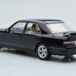 Mercedes E-Class W124 Tuning Fekete MCG 1:18 - image 5 of 6