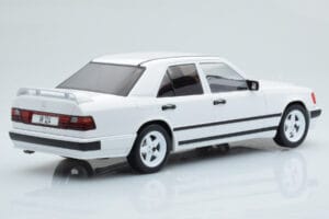 Mercedes E-Class W124 Tuning Fehér MCG 1:18 MCG18343 Fém – 2. kép a 6-ből