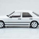 Mercedes E-Class W124 Tuning Fehér MCG 1:18 - image 3 of 6