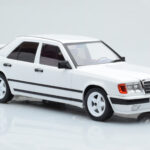 Mercedes E-Class W124 Tuning Fehér MCG 1:18 - image 4 of 6