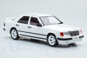 Mercedes E-Class W124 Tuning Fehér MCG 1:18 MCG18343 Fém – 4. kép a 6-ből