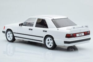 Mercedes E-Class W124 Tuning Fehér MCG 1:18 MCG18343 Fém – 5. kép a 6-ből