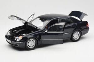 Mercedes E-Class W211 Kék Metallic Kyosho 1:18 B66962147 Fém – 2. kép a 8-ből