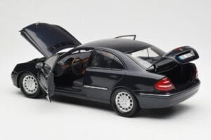 Mercedes E-Class W211 Kék Metallic Kyosho 1:18 B66962147 Fém – 5. kép a 8-ből