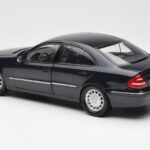 Mercedes E-Class W211 Kék Metallic Kyosho 1:18 B66962147 - image 7 of 8