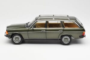 Mercedes 230T W123 T-Model Zöld Metál Norev 1:18 183730 Fém – 4. kép a 8-ből