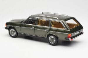 Mercedes 230T W123 T-Model Zöld Metál Norev 1:18 183730 Fém – 7. kép a 8-ből