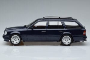 Mercedes E36 AMG S124 Kék Otto 1:18 OT753 Gyanta – 3. kép a 6-ből