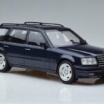 Mercedes E36 AMG S124 Kék Otto 1:18 OT753 Gyanta - image 4 of 6