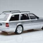 Mercedes E36 AMG S124 Ezüst Otto 1:18 OT889 Gyanta - image 2 of 6