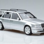 Mercedes E36 AMG S124 Ezüst Otto 1:18 OT889 Gyanta - image 4 of 6