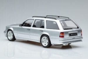 Mercedes E36 AMG S124 Ezüst Otto 1:18 OT889 Gyanta – 5. kép a 6-ből