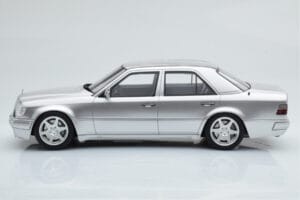 Mercedes E500 W124 Ezüst Otto 1:18 OT623 Gyanta – 3. kép a 6-ből
