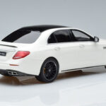 Mercedes AMG E63 S W213 Fehér GT Spirit 1:18 - image 2 of 6