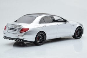 Mercedes AMG E63 S W213 Ezüst GT Spirit 1:18 GT230 Gyanta – 2. kép a 6-ből