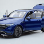 Mercedes EQC 400 Brilliant Kék NZG 1:18 - image 2 of 8