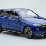 Mercedes EQC 400 Brilliant Kék NZG 1:18 - image 6 of 8