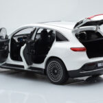Mercedes EQC 400 Diamond Fehér NZG 1:18 - image 5 of 8