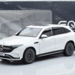 Mercedes EQC 400 Diamond Fehér NZG 1:18 - image 8 of 8