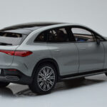 Mercedes EQE SUV X294 AMG Line Alpine Szürke NZG 1:18 - image 3 of 8