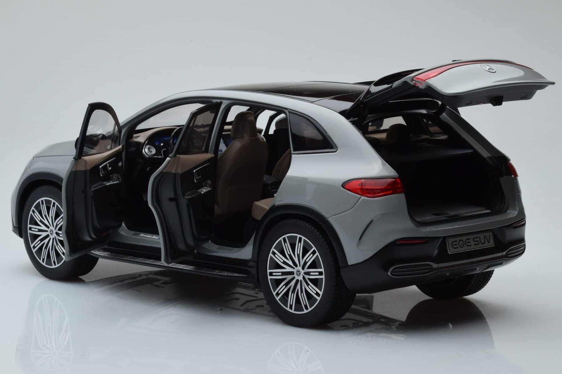 Mercedes EQE SUV X294 AMG Line Alpine Szürke NZG 1:18 B66960837 Fém – 5. kép a 8-ből