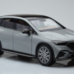 Mercedes EQE SUV X294 AMG Line Alpine Szürke NZG 1:18 - image 6 of 8